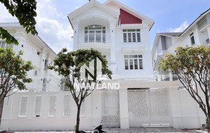 cho thuê nhà gần sông khu ubnd tp. thủ đức ngang 15m hầm 3 lầu 4 phòng lớn để ở, văn phòng cty