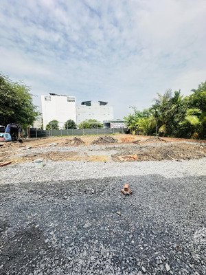 đất thổ cư đường thạnh lộc 39 phường thạnh lộc q12, dt 168,4m (5,5x21) đuồng 12m, giá: 4,3tỷ