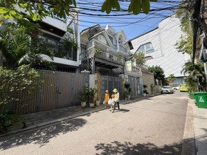 bán nhà 4 tầng - ngay trung tâm thương mại giga mall - phạm văn đồng