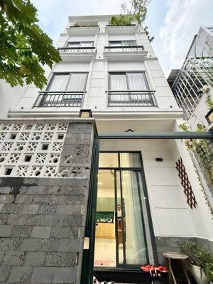 chỉ 7,98 tỷ sở hữu ngay nhà mới đẹp sát q1 cho gia đình an cư - dt 50m2 - 4 tầng btct - 5 pn