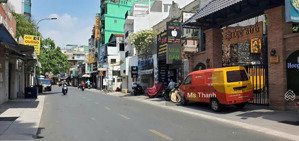 mặt tiền sát trung tâm phú nhuận, ngang chuẩn đẹp, nh 7mx15m, 7 tầng, thang máy, phường 5, bt