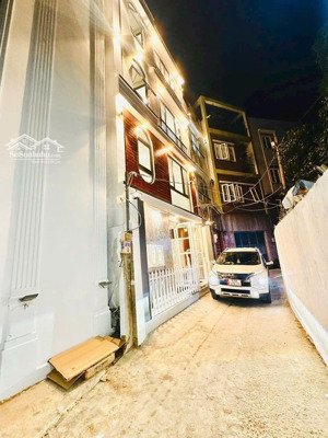 nguyễn văn đậu p11 bình thạnh ngang 5 - 4lầu cao đẹp ở ngay. giá 5,75 tỷ tl mạnh