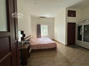 cho thuê nhà mặt tiền đường đoàn khuê, khu nam việt á, có 4 phòng ngủ