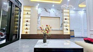 phân lô phố vip - 5 tầng thang máy- full nội thất 5* - vương thừa vũ