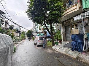 kẹt bank bán gấp nhà khu bàn cờ nguyễn hữu cảnh. bình thạnh