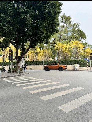 siêu phẩm rốn rùa trung tâm hoàn kiếm-ba bước ra phố-nhà đẹp-3 mặt thoáng-thang máy vèo vèo-kinh do