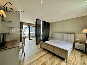 căn hộ penthouse 1pn 80m2 sân vườn full nội thất_có thang máy_dọn phòng 2l/tuần ngay chợ bến thành