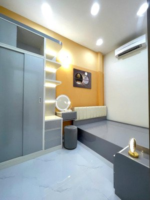 mua nhà trước tết, không ngại tăng giá. đi sang lạc long quân, ông ích khiêm, lãnh binh thăng gần