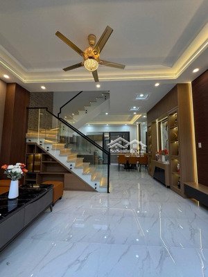 nhà đẹp 2 tầng 60m2 full nội thất-cạnh bình trị đông-hẻm thông thoáng không lộ giới- 5.7 tỷ (tl)