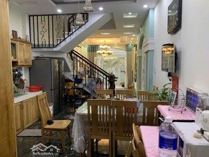 nhà 55m2 - hxh - huỳnh trấn phát trung tâm q7 - 4 tầng - 4pn ,5wc giá nhỉnh 8đ