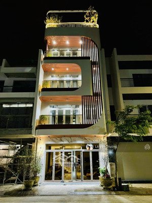 nhà nội thất nhập full nhật bản - có thang máy - ngang 6m - giá 16ty5