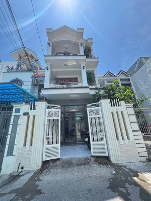 nhà 3 tầng trần thị tính trung tâm nha trang ngang 5,3m giá chỉ 9,2 tỷ