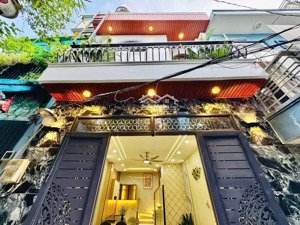 bán nhanh trong tuần nhà trần quý cáp p.11 bình thạnh 51,1m2 giá : 8 tỷ 290