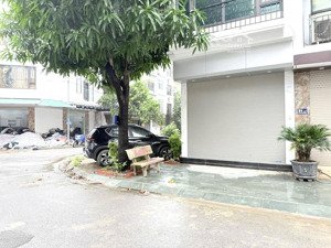 nhổn- đh công nghiệp. nhà 48m2-5tầng-giá14tỷ. phân lô ô tô tránh,vỉa hè. full nội thất ở ngay.