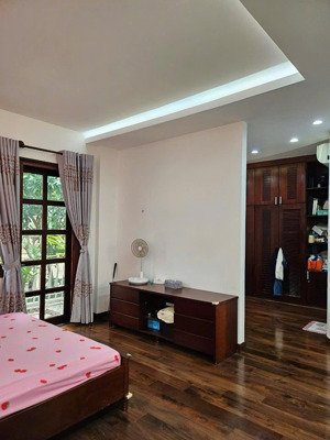 em bán villa mỹ thái 3 góc công viên sân vườn phú mỹ hưng quận 7 hồ chí minh