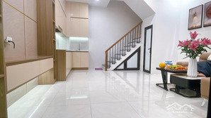 trường chinh ô tô đỗ cửa. dt 40m ,5 tầng. giá 9 tỷ ctl