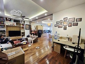 bán căn hộ chung cư vườn đào 128m2, 3 ngủ, 2 vs, 1 khách, tầng trung, view đẹp, sổ đỏ vĩnh viễn