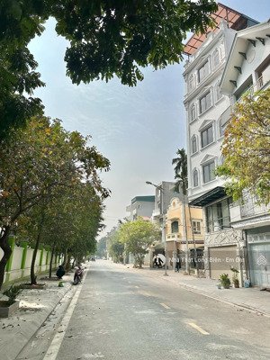 hàng đầu tư - lô đất mặt trường mầm non khu tdc thanh am 66.8m mt 4.5m đường rộng 10m vỉa hè 3m