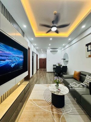 bán nhà hoàng hoa thám, 39m2, 10.5 tỷ, hàng xóm hồ tây, 20m ô tô - sát mặt phố, full nội thất.