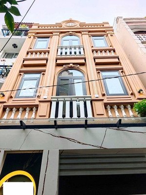 nhà đẹp 4 tầng, 12pn full nội thất. gần mt nguyễn văn trỗi. dòng tiền 90tr
