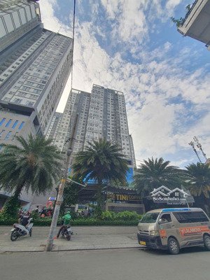 khu 284 lý thường kiệt p14 q10, 4.2x14m, 5 tầng, 14 tỷ sát xi grand court, đối diện svđ phú thọ