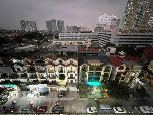 tầng trung ct1c thông tấn xã, 3pn, ban công đông nam, sđcc, giá 5.8 tỷ 