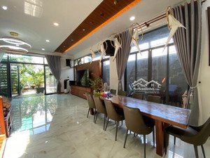 biệt thự nhà vườn-8x38m vuông vức-mặt tiền đường phú thuận-xã phú mỹ hưng-củ chi