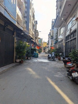 nhà 4 tầng - dt khủng 4m x 22m - hẻm xe hơi 1 trục thẳng - cách mặt tiền đường quang trung chỉ 50m