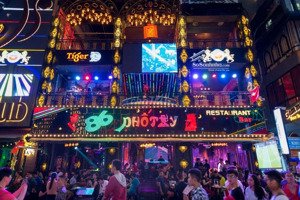 bán nhà mặt tiền lê lai phường bến thành quận 1.dt:4.1 x 19.1t + 3l.giá:68 tỷ.