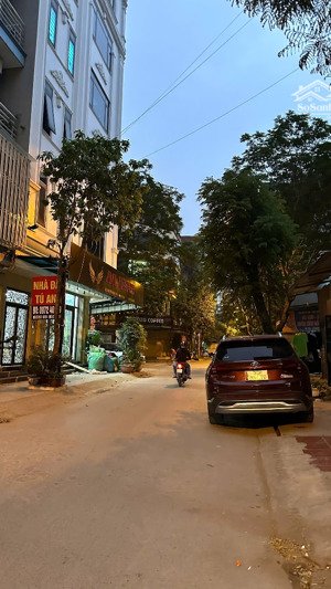 cần bán đất 50m2 mặt tiền 5m vị trí đẹp, giá 13.5 tỷ. lh: 