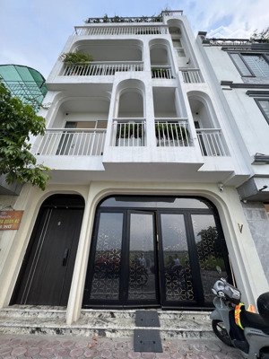 siêu phẩm nhà đẹp để đón tết ngay tại phường bồ đề long biên