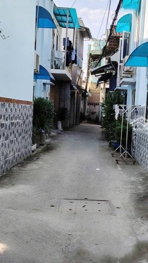 nhỉnh 2ty nhà shr 4x9, dtcn 33m2 đối diện bia tiger lê văn khương q12, khu dân cư, về gv chỉ 3p