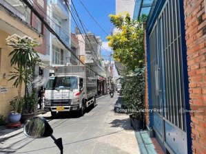 siêu phẩm hxh nguyễn hồng đào- bàu cát - dt 3.4 x 9 - 2 tầng - giá 5.2 tỷ