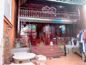 bán biệt thự gỗ đẹp hẻm xe lớn đường nguyễn thị minh khai, tp. vũng tàu thổ cư 100% chỉ giá 14,5 tỷ