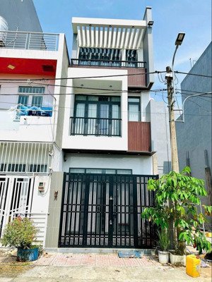 bán 4 căn nhà mới keng kdc đặng gia phát,long thuận,long phước,q9