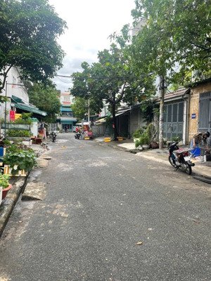 mtnb tây thạnh-ngang 4,6x23m (cn 105m) 3tầng. đường 12m thông.giá: nhỉnh 10tỷ