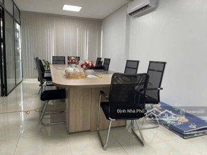 bán nhà mặt phố phạm tuấn tài -72m mt: 5.8m - 2 làn xe dừng đỗ - vỉa hè rộng - dòng tiền 80tr/tháng