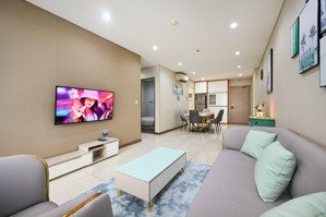 cần cho thuê gấp căn hộ the gold view. dt: 115m2, 3pn, 2wc. giá 26tr/th. lh: 