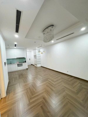 bán căn 2 ngủ vip park 6 tầng 16, bc đông nam, view thoáng, 72.5m²- giá 10.85 tỷ