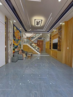 100m2 nhà ngay chợ đêm linh trung p. bình hòa tp. thuận an, có sân ô tô