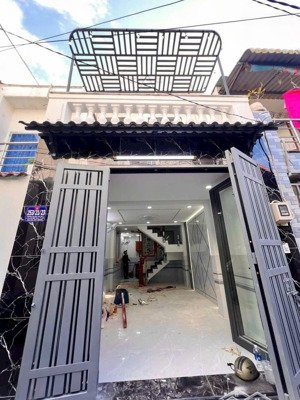 nhỉnh 3ty nhà shr 3,5x10 đúc 1 lầu 2pn trương thị hoa q12, sát metro về gò vấp chỉ 3p