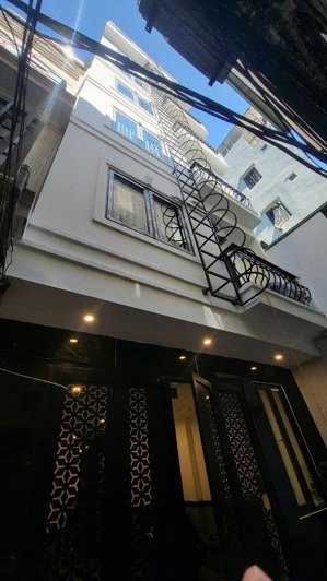 siêu phẩm xã đàn 91m 7 tầng thang máy 18 phòng full đồ dòng tiền 100120tr/th