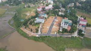 siêu phẩm 79m2 trung tâm xã bình yên view hồ giá 2,1 tỷ, cách đại học fpt 5ph di chuyển