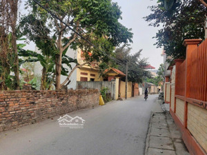 bán lô trục chính làng quỳnh đôi kim chân bao quanh dự án kđt hàn quốc hiếm .kinh doanh tốt