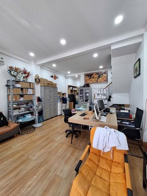 cho thuê nhà gần chợ cầu đồng, 56m2 3 ngủ 7tr/ tháng