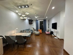 bán căn 2 ngủ - 95m2 tòa t4, nhà sửa full như ảnh, ban công nam thoáng mát, chỉ 11 tỷ có bớt