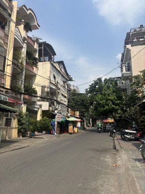 hẻm đẹp 8m phú nhuận nhà 4,7m x 18m siêu rộng, 3pn giá tốt nhất khu vực!