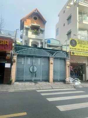 giá tốt! khan hiếm chủ cần bán nhà mặt tiền đường nguyễn văn đậu p11 bình thạnh 5.74x35,42 giá 32tỷ