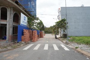 chủ gửi bán gấp 3 nền liên kế dt: 90m2 tiện xây căn hộ dv cho thuê khai thác ròng tiền