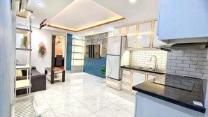 ch 1pn, 50m2, hồ bơi, dọn phòng, giặt riêng, tm, bảo vệ, ngay bờ kè trường sa, cầu công lý q3, q1